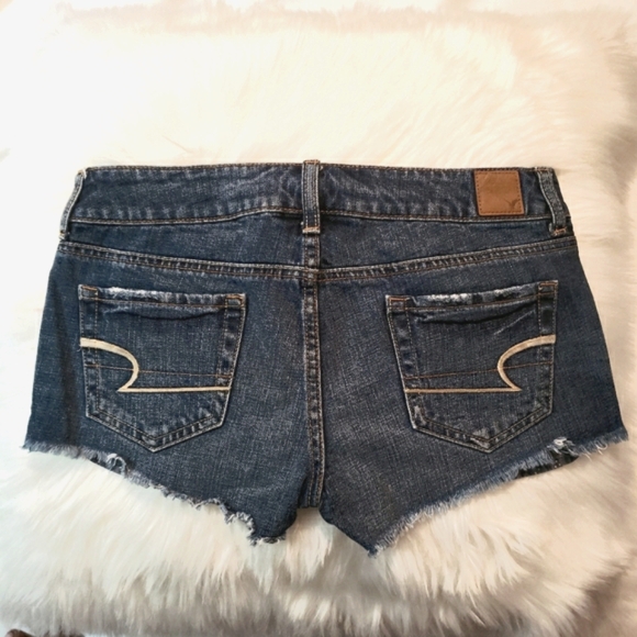 AEO American Eagle Cut Off Raw Hem Exposed Pockets Denim Jean Shorts Size 4 - Picture 2 of 8